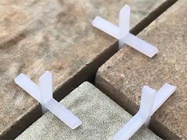 瓷砖卡子的使用方法
