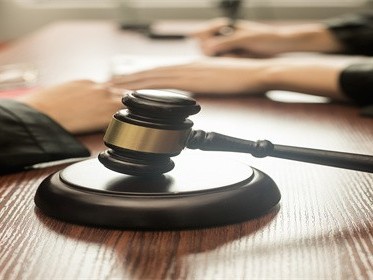 烂尾楼开发商不用负法律责任吗