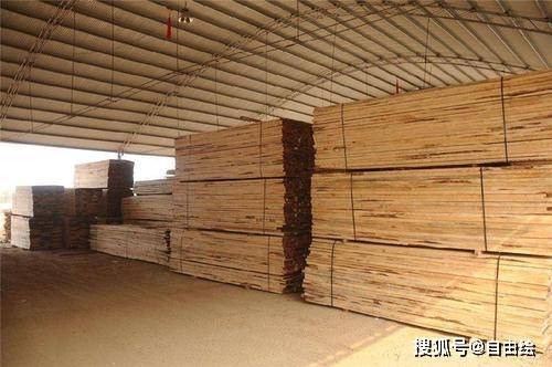 装修市场里的顶面和墙面装修的材料价格一般是多少呀