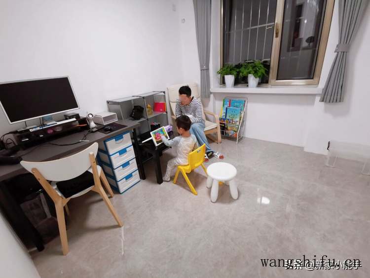 这是我见过最极简的装修,全屋大白墙,不做吊顶,一家三口很幸福 这是我见过最极简的装修,全屋大白墙,不做吊顶,一家三口很幸福